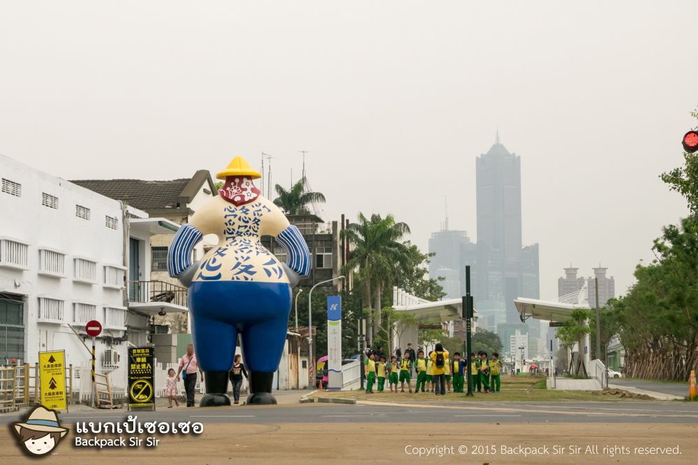 ความลับของรูปปั้น Labour and fishwoman statue ที่ Pier-2 Art Centre ในเกาสง ไต้หวัน