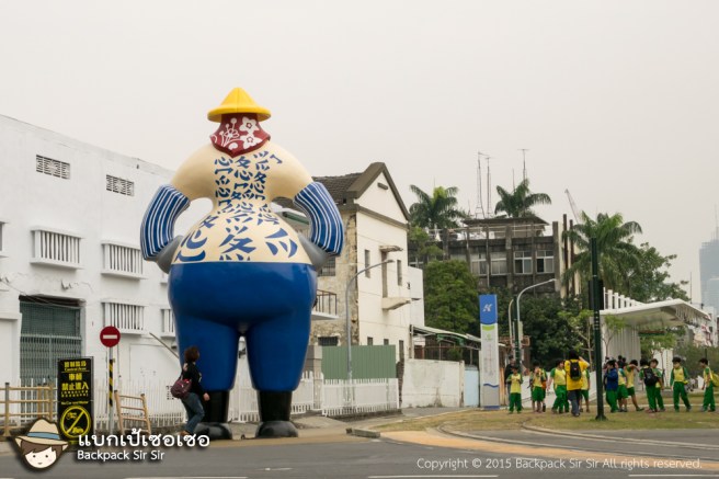 ความลับของรูปปั้น Labour and fishwoman statue ที่ Pier-2 Art Centre ในเกาสง ไต้หวัน