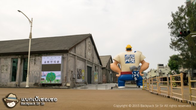 ความลับของรูปปั้น Labour and fishwoman statue ที่ Pier-2 Art Centre ในเกาสง ไต้หวัน