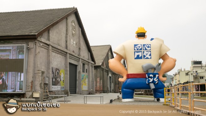 ความลับของรูปปั้น Labour and fishwoman statue ที่ Pier-2 Art Centre ในเกาสง ไต้หวัน